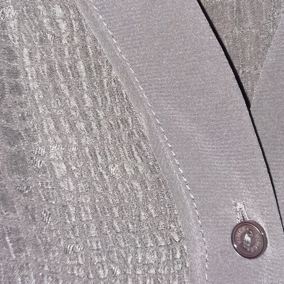 VINCE Silk Crocodile Embossed Blouse Long Tab Sleeve Grey Gray Top Button Down S - Picture 12 of 16